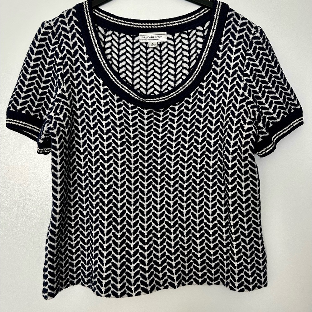 ST. JOHN Sport Navy & White Herringbone Pattern Cotton Scoop Neck Top - Small